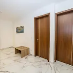Modern 2-bedroom With Terrace - By Hostmt Сент-Полс-Бей