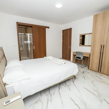Modern 2-bedroom With Terrace - By Hostmt Апартаменты Сент-Полс-Бей