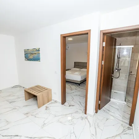 Modern 2-bedroom With Terrace - By Hostmt