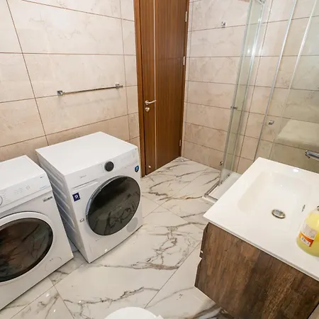 Modern 2-bedroom With Terrace - By Hostmt アパート セント・ポールズ・ベイ