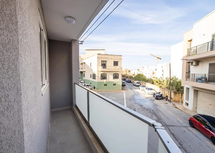 Modern 2-bedroom With Terrace - By Hostmt Apartment *